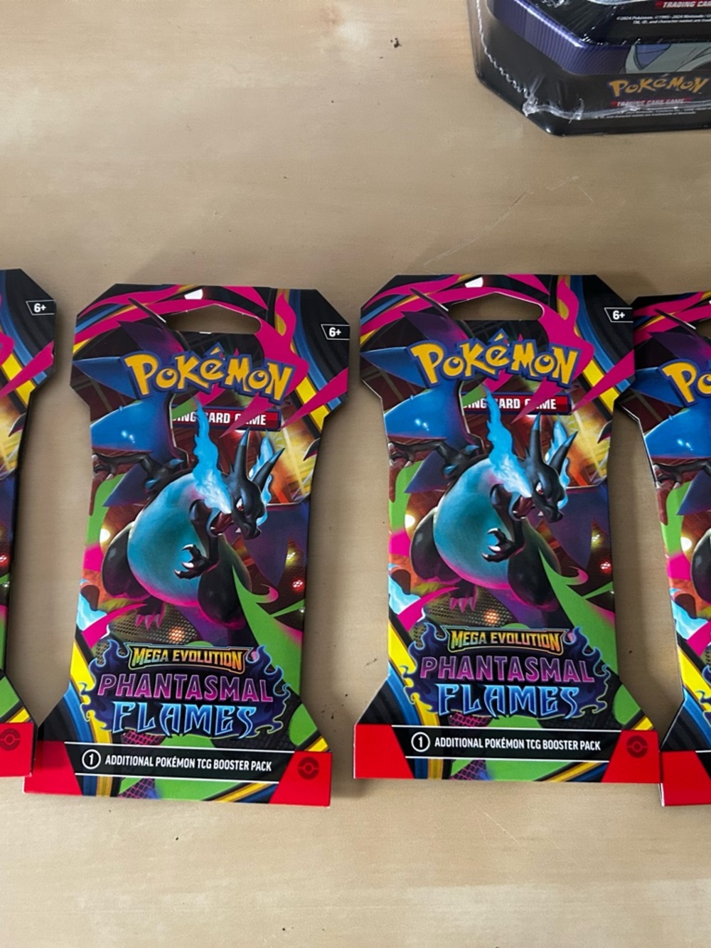 4 Pokémon TCG Phantasmal Flames Booster Pack - Charizard Artwork - Multicolor